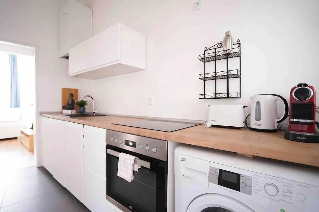 Modern Living In City Center - Fully Equipped Vienna Austria